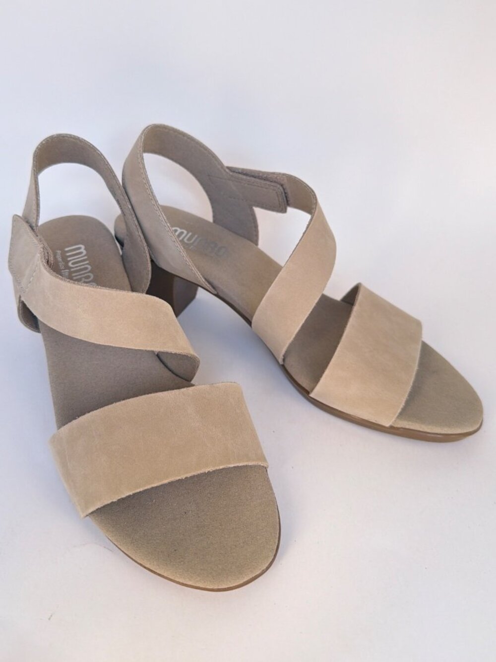 Munro Lucia Tan Stone Nubuck Sandals Low Cone Women Heels Size 7.5 M